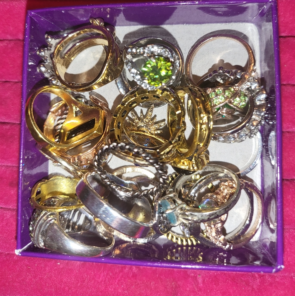Ring lot #3 - Picture 5 of 9